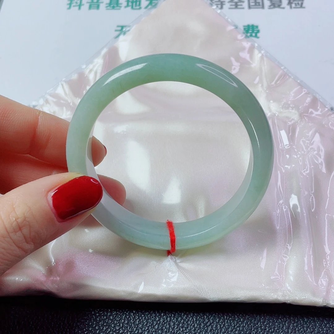 翡翠未镶嵌手镯圈口57.2宽12.6厚8.2