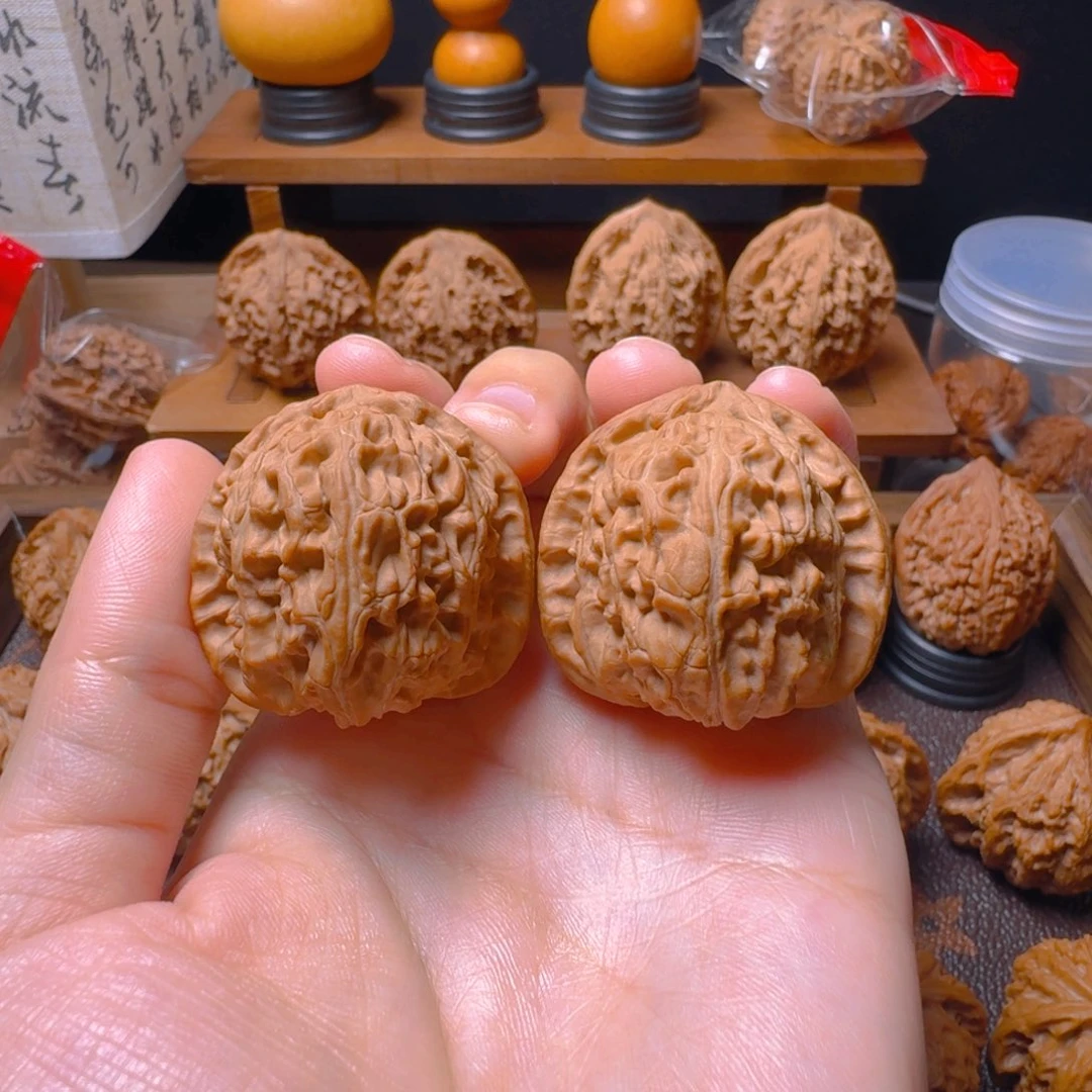 文玩核桃把件白狮子