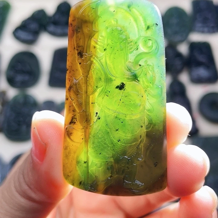 蛇纹石玉未镶嵌挂件泰山玉关公