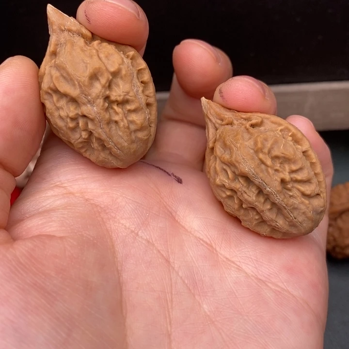 吊坠桃核红缨枪25