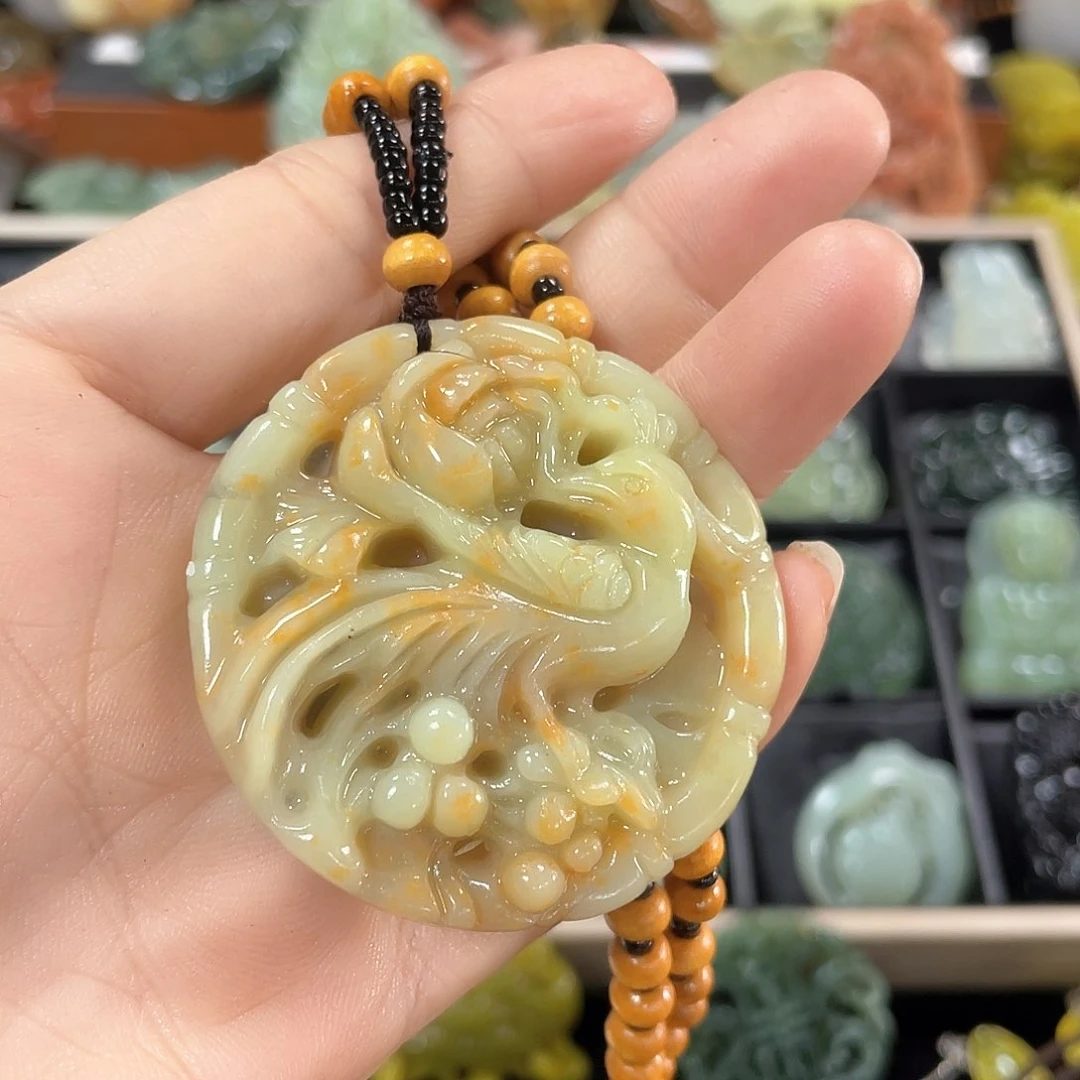 蛇纹石玉颈饰未镶嵌