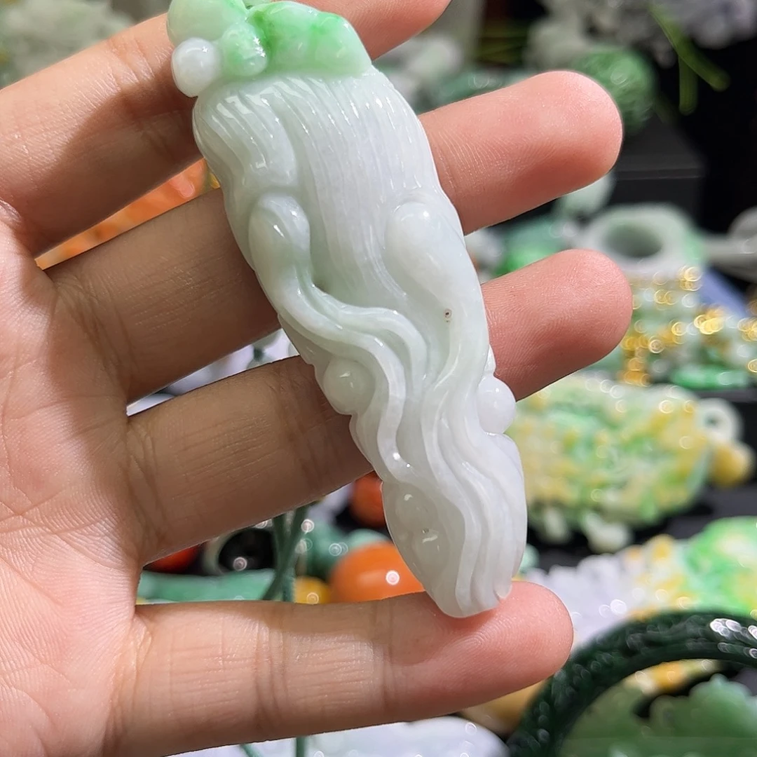 翡翠未镶嵌颈饰待编织