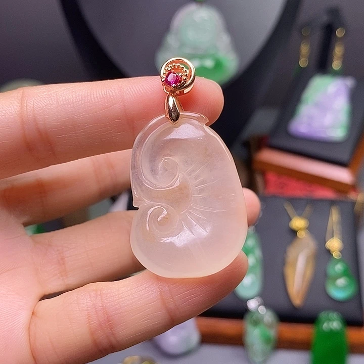吊坠(赠链)未镶嵌翡翠