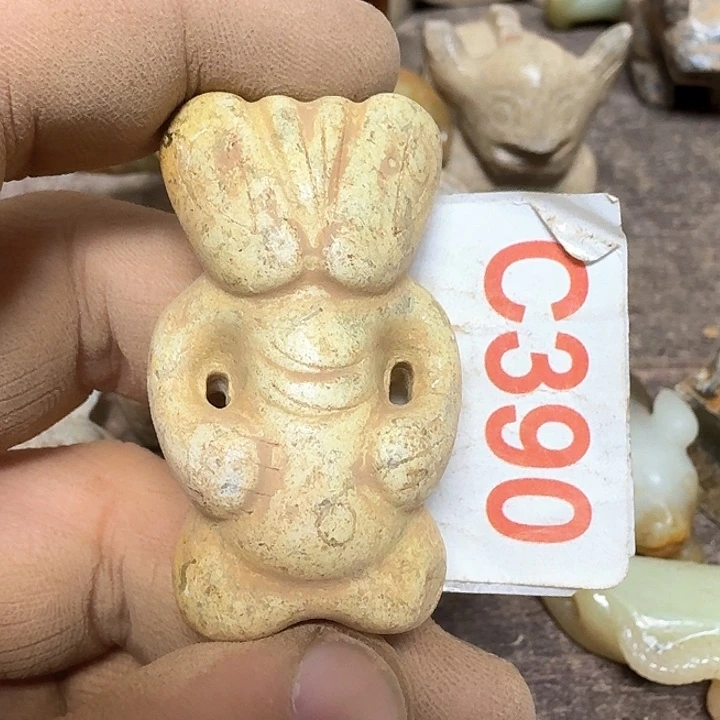 蛇纹石玉颈饰未镶嵌