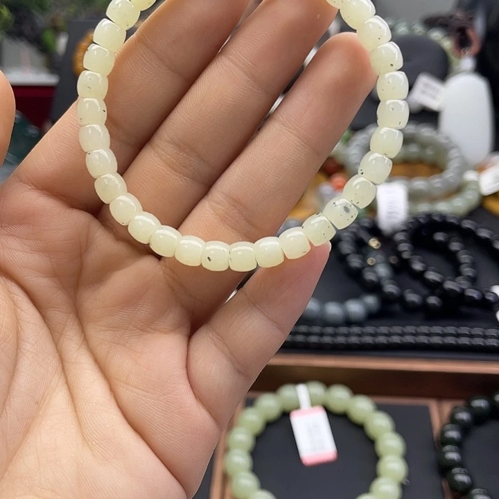 和田玉未镶嵌手串