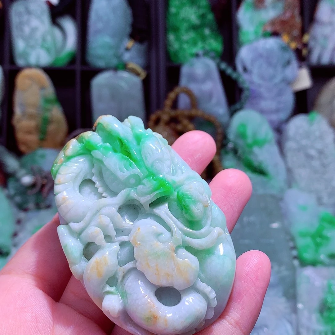 颈饰未镶嵌翡翠天然