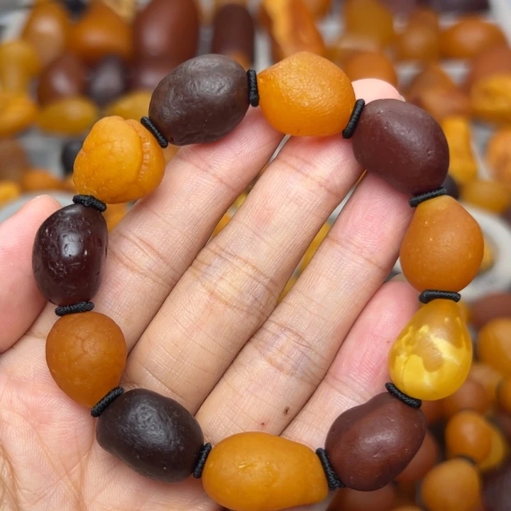 琥珀未镶嵌颈饰天然蜜蜡