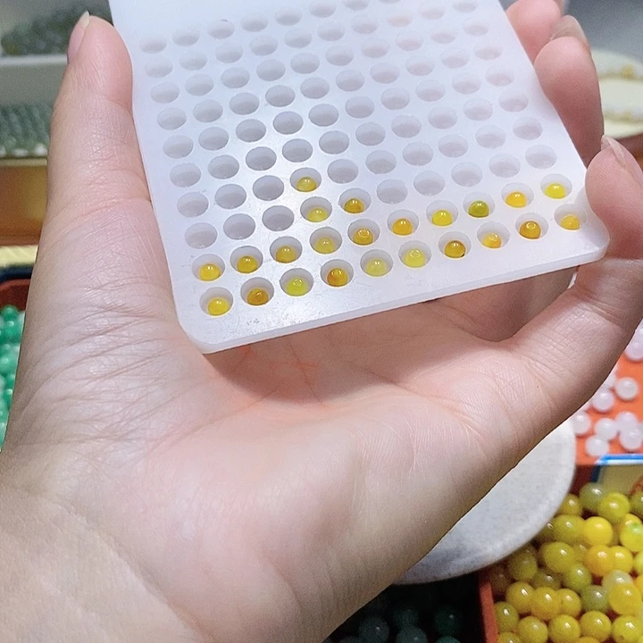 翡翠散珠冰鸡油黄卡4