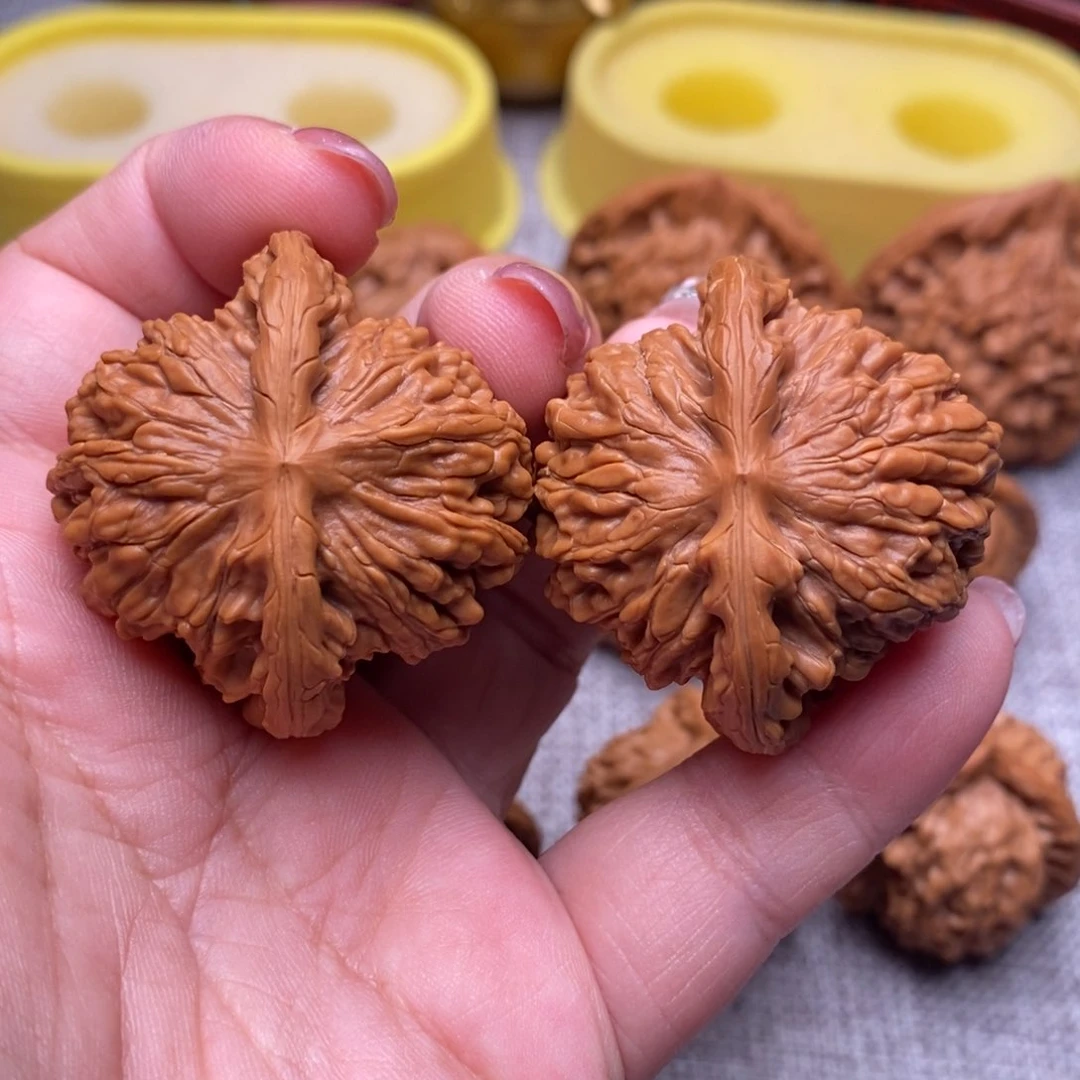 文玩核桃把件毕业红皮四座楼41尺