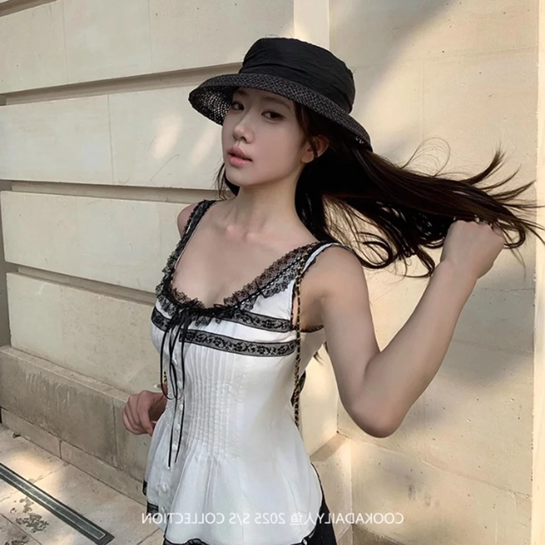 法式气质蕾丝花边吊带女夏季新款修身收腰显瘦设计感内搭外穿上衣