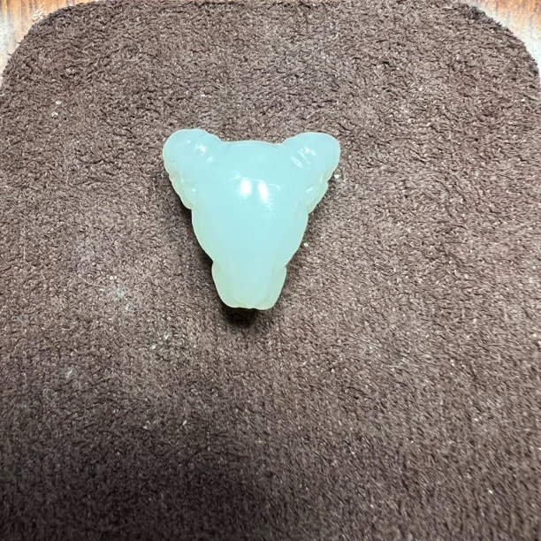 和田玉白玉羊羊得意小吊坠