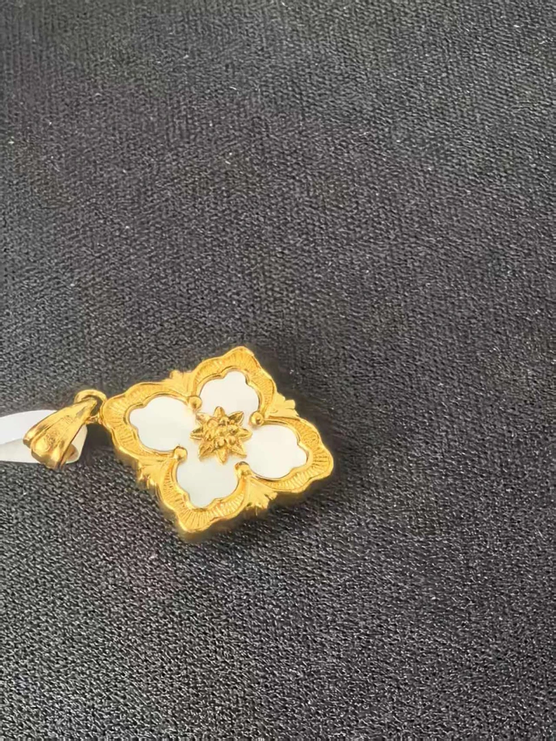 足金白贝步步家吊坠 时尚百搭