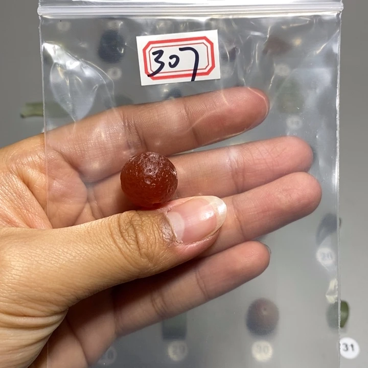蛇纹石玉颈饰未镶嵌福*?