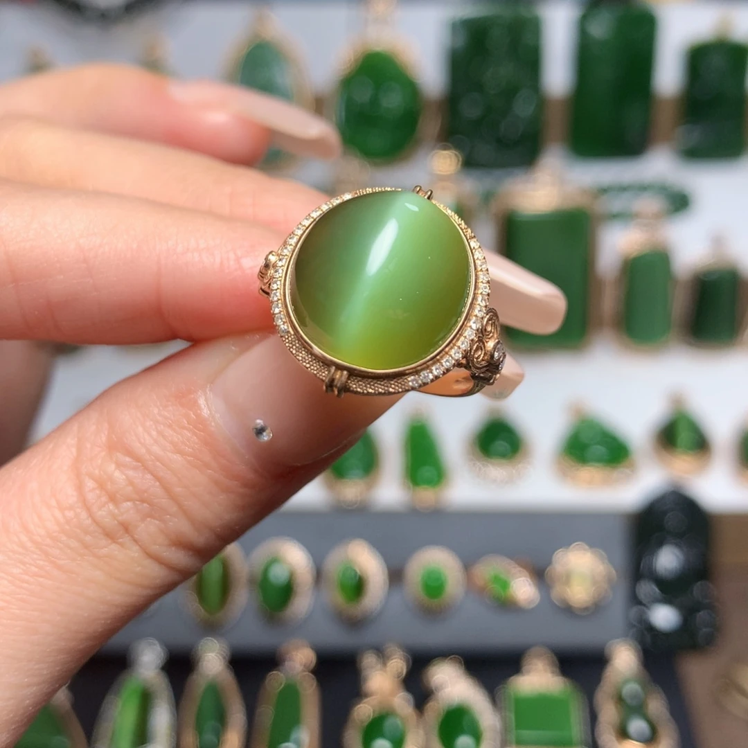 和田玉（碧玉）戒指18K金镶嵌