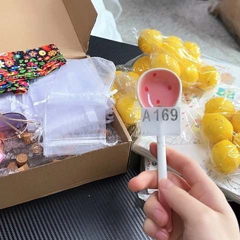 摆件…………………………………………………………………………