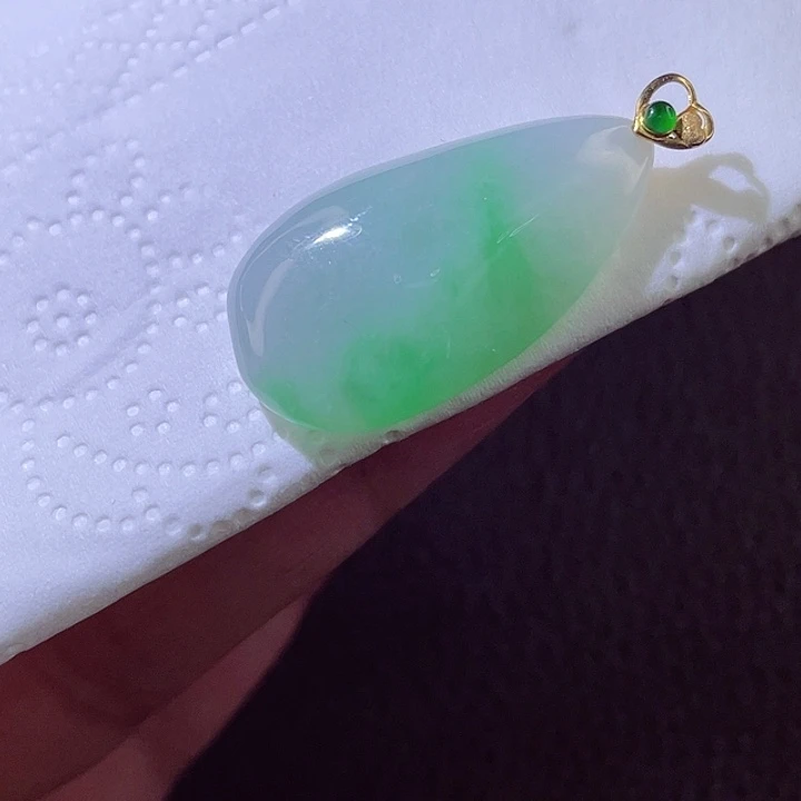 颈饰18K金镶嵌翡翠翡翠