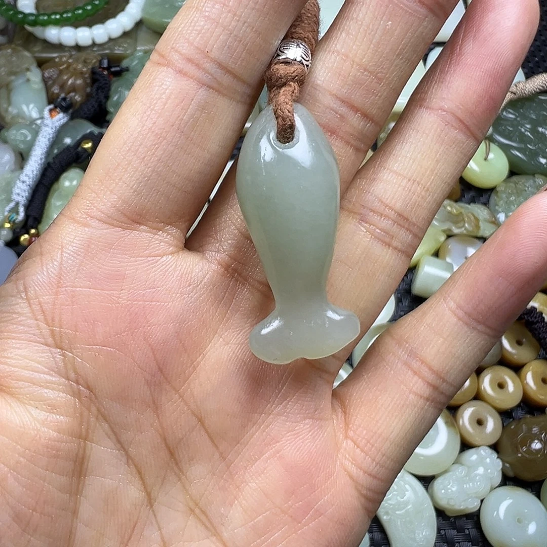 和田玉未镶嵌吊坠(不含链)