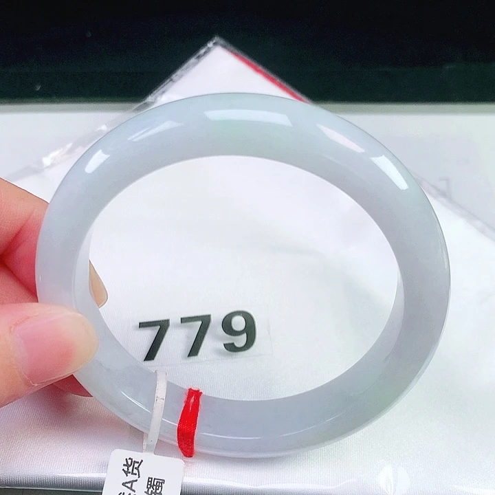 翡翠未镶嵌手镯779