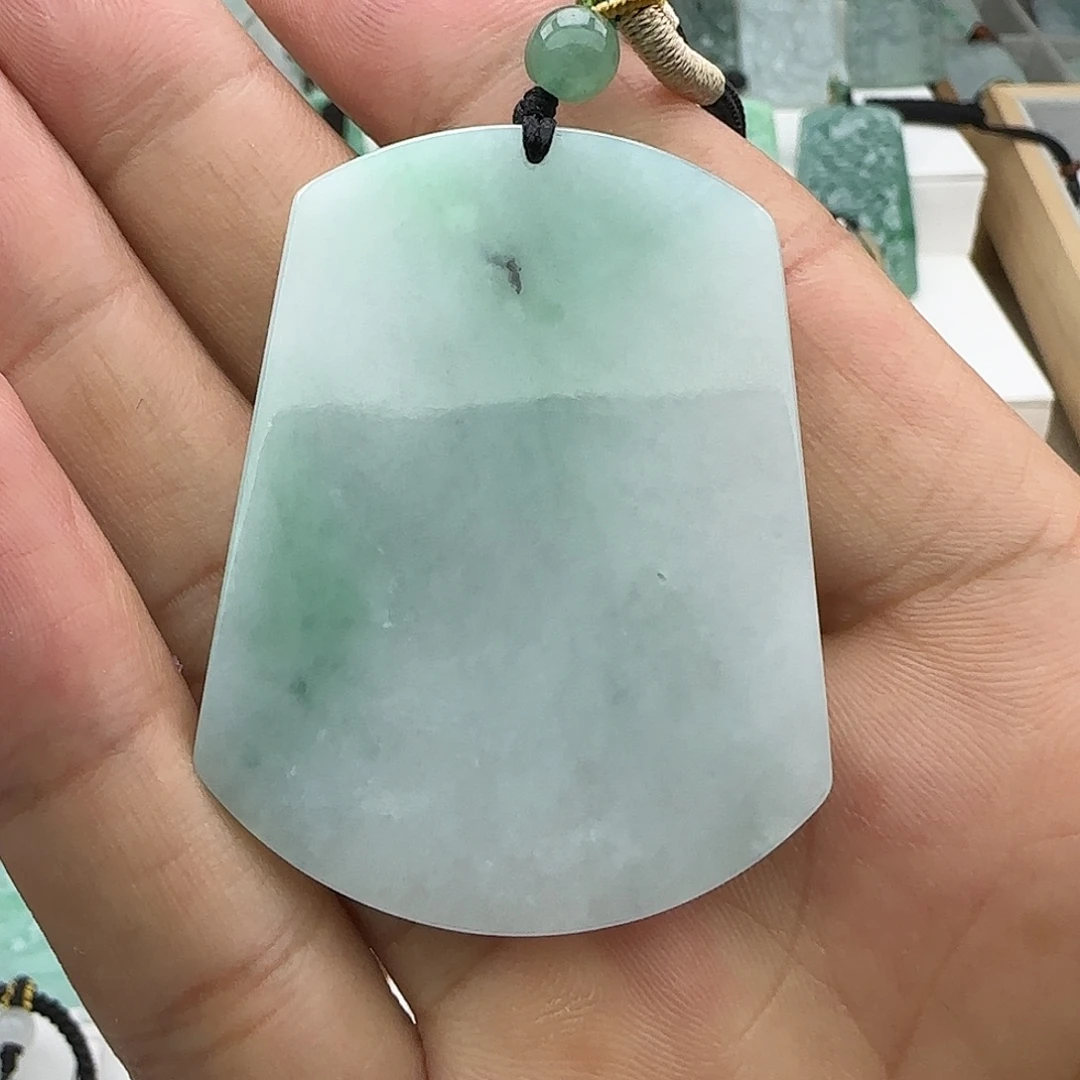 天***者颈饰未镶嵌翡翠翡翠
