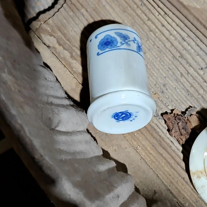 摆件陶瓷盘子碗啥都有