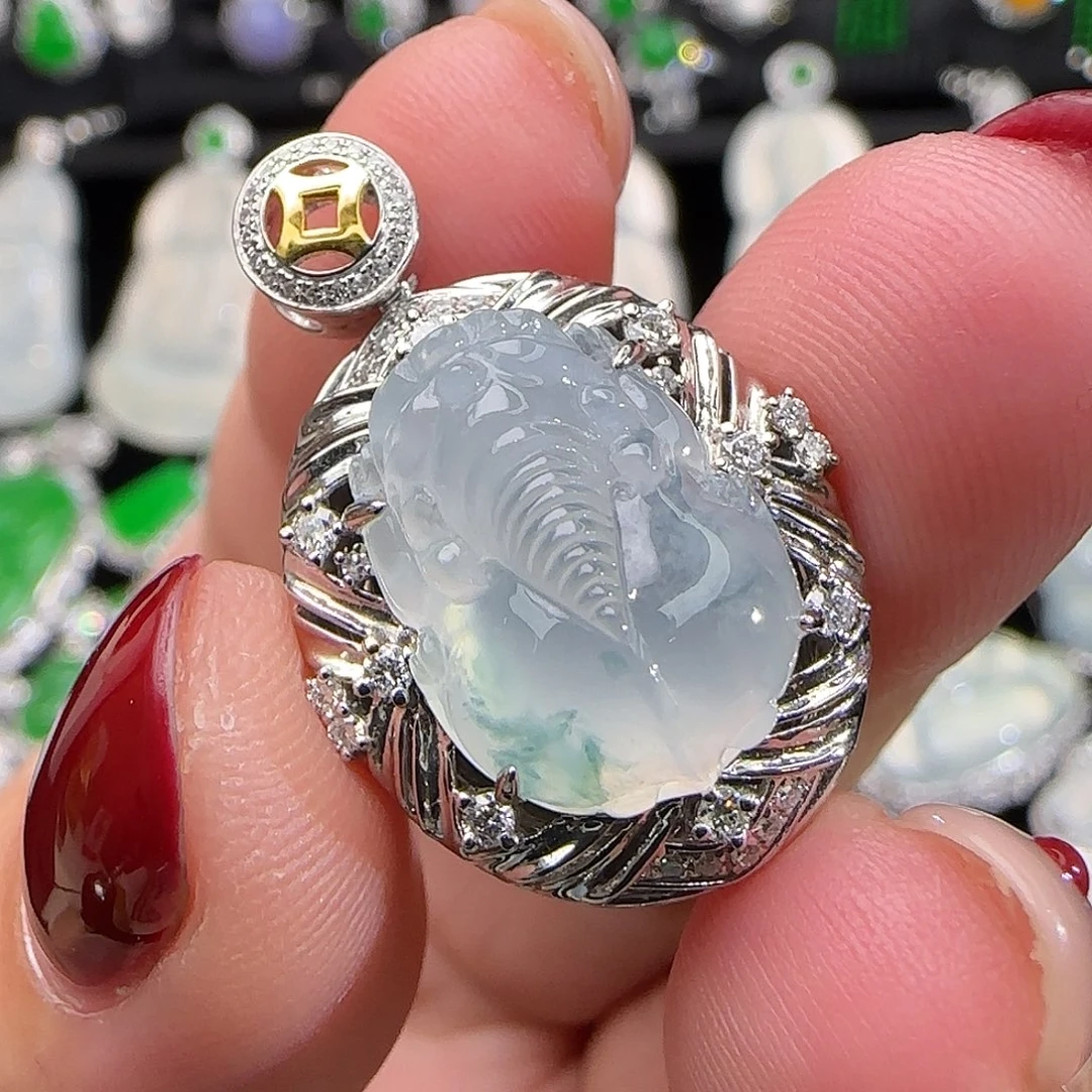 翡翠18K金镶嵌颈饰天然翡翠