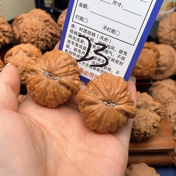 吊坠桃核铁锤狮子头40