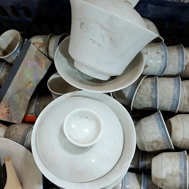 陶瓷盘子碗啥都有