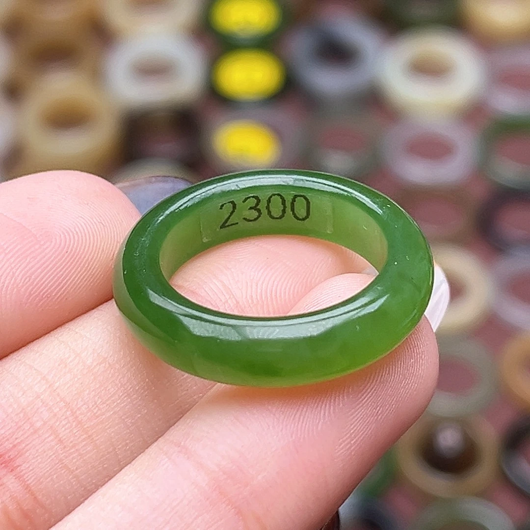 和田玉未镶嵌戒指18.2辣阳绿