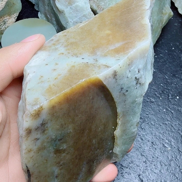 未镶嵌和田玉（糖玉）珠宝奇石