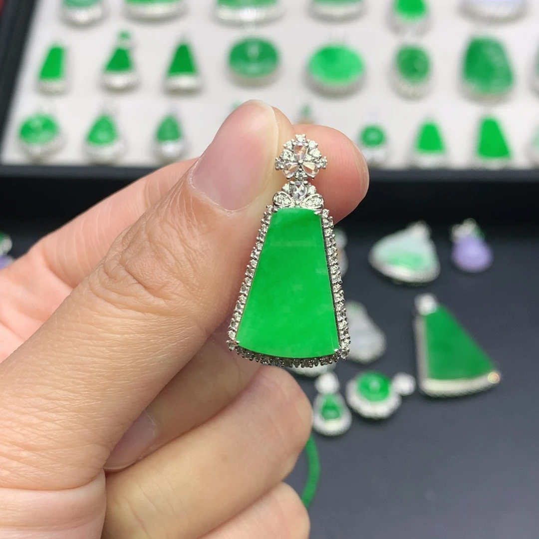 翡翠18K金镶嵌吊坠(不含链)