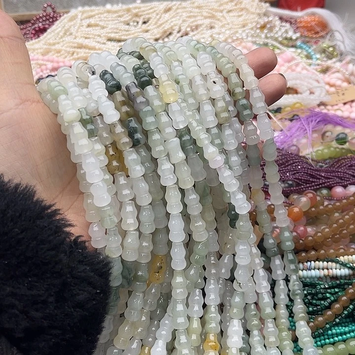 玛瑙/玉髓珠宝半成品未镶嵌一条8mm天山翠葫芦几颗有瑕疵