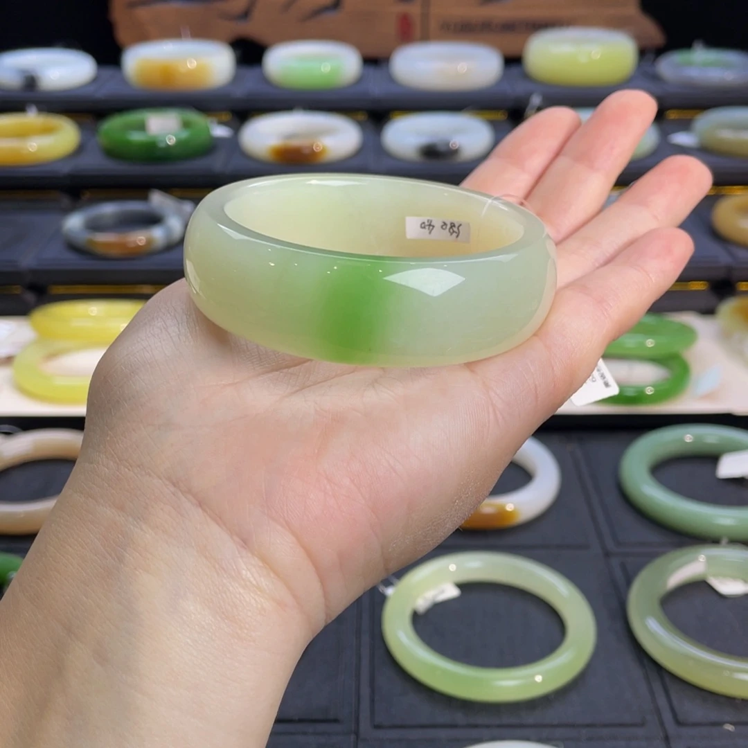 和田玉未镶嵌手镯翠青手镯57