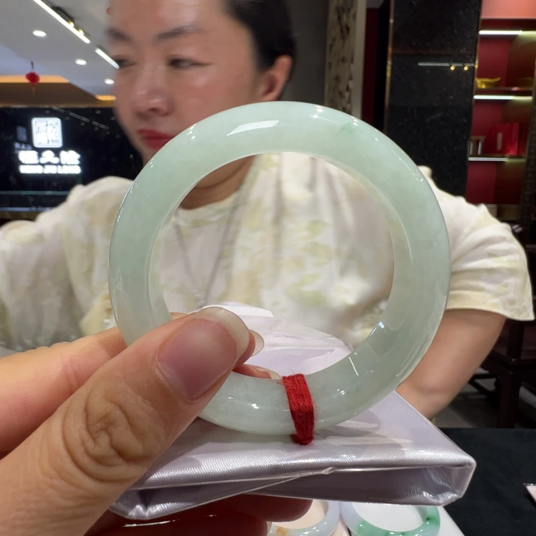 未镶嵌手镯翡翠芙蓉绿底51