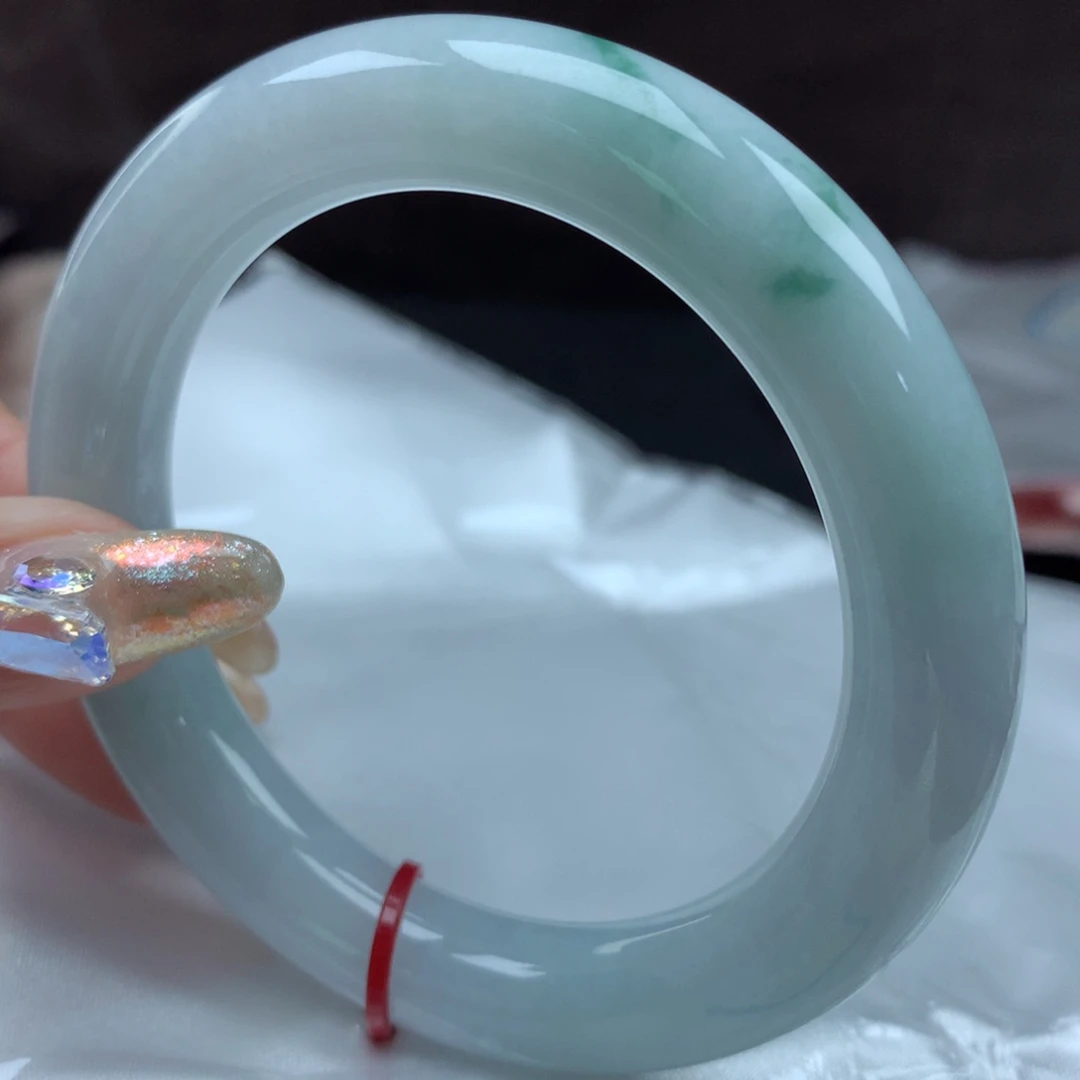 翡翠手镯（圆镯）未镶嵌23300，