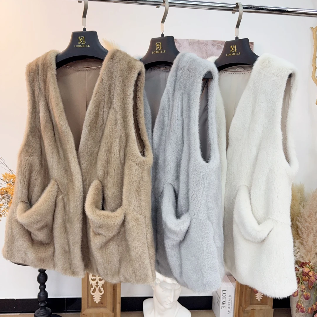 珞媄「云感」水貂皮V领无袖修身马甲25116