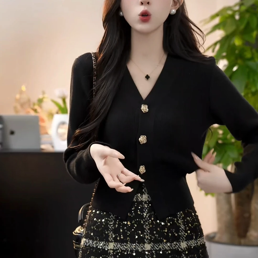 【星落浅湾】秋冬法式小香风黑色长袖显瘦针织衫LK2501181