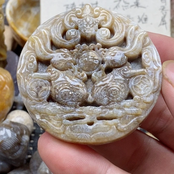 颈饰未镶嵌硅化珊瑚（珊瑚玉）