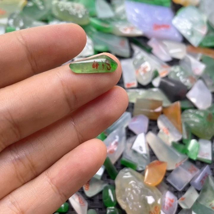 定制翡翠未镶嵌天然翡翠原石定制