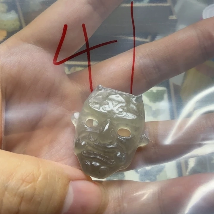 透闪石-蛇纹石玉吊坠未镶嵌