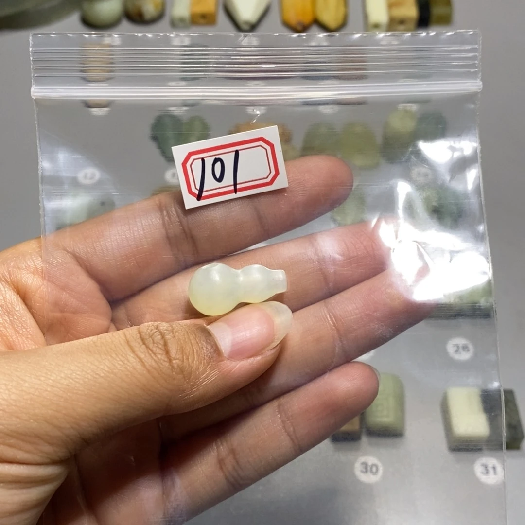 蛇纹石玉颈饰未镶嵌?****?