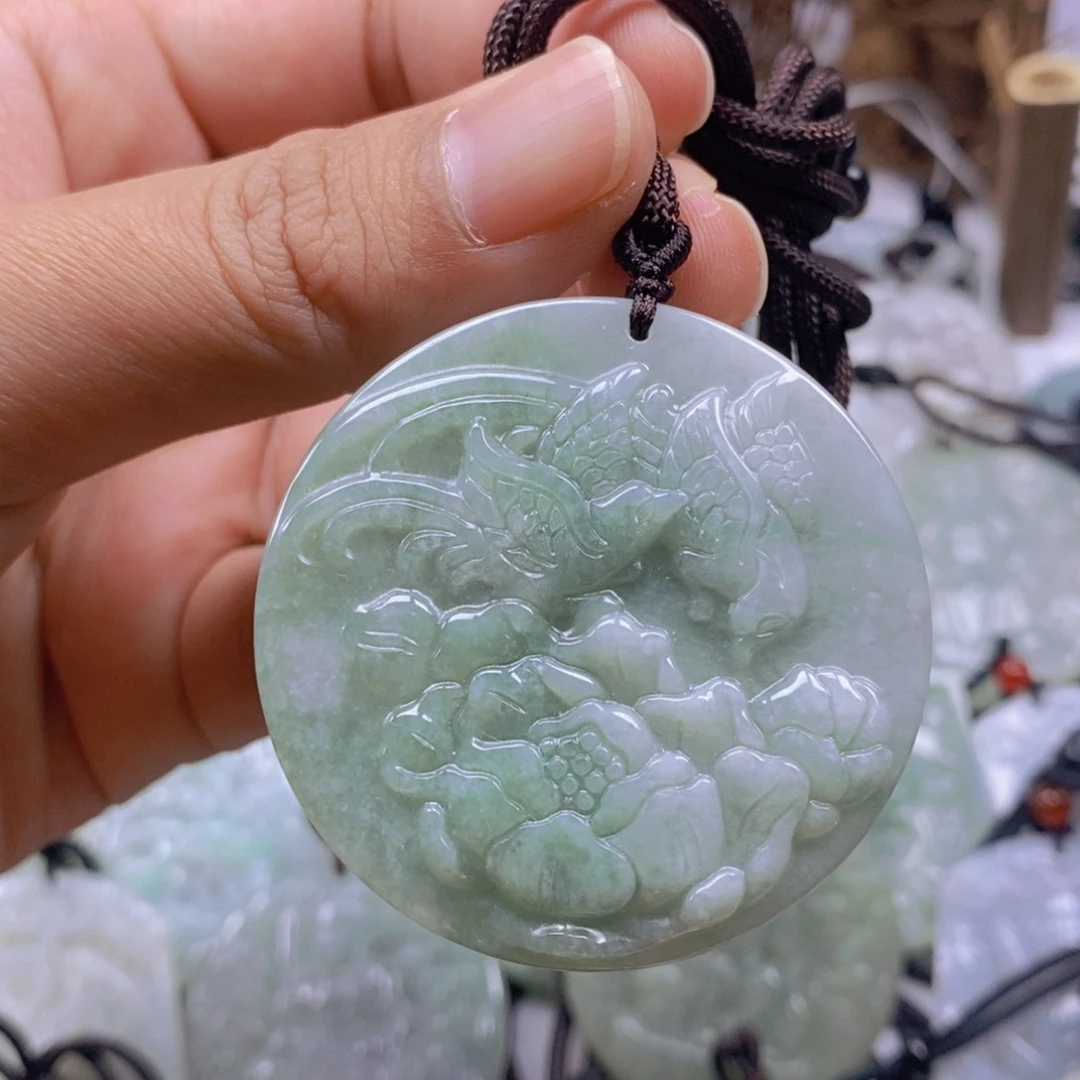 翡翠颈饰未镶嵌翡翠