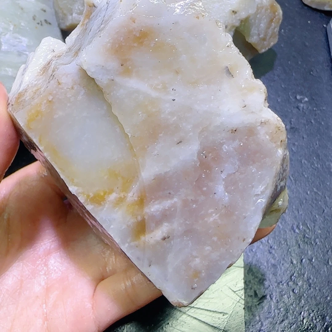 和田玉未镶嵌珠宝半成品