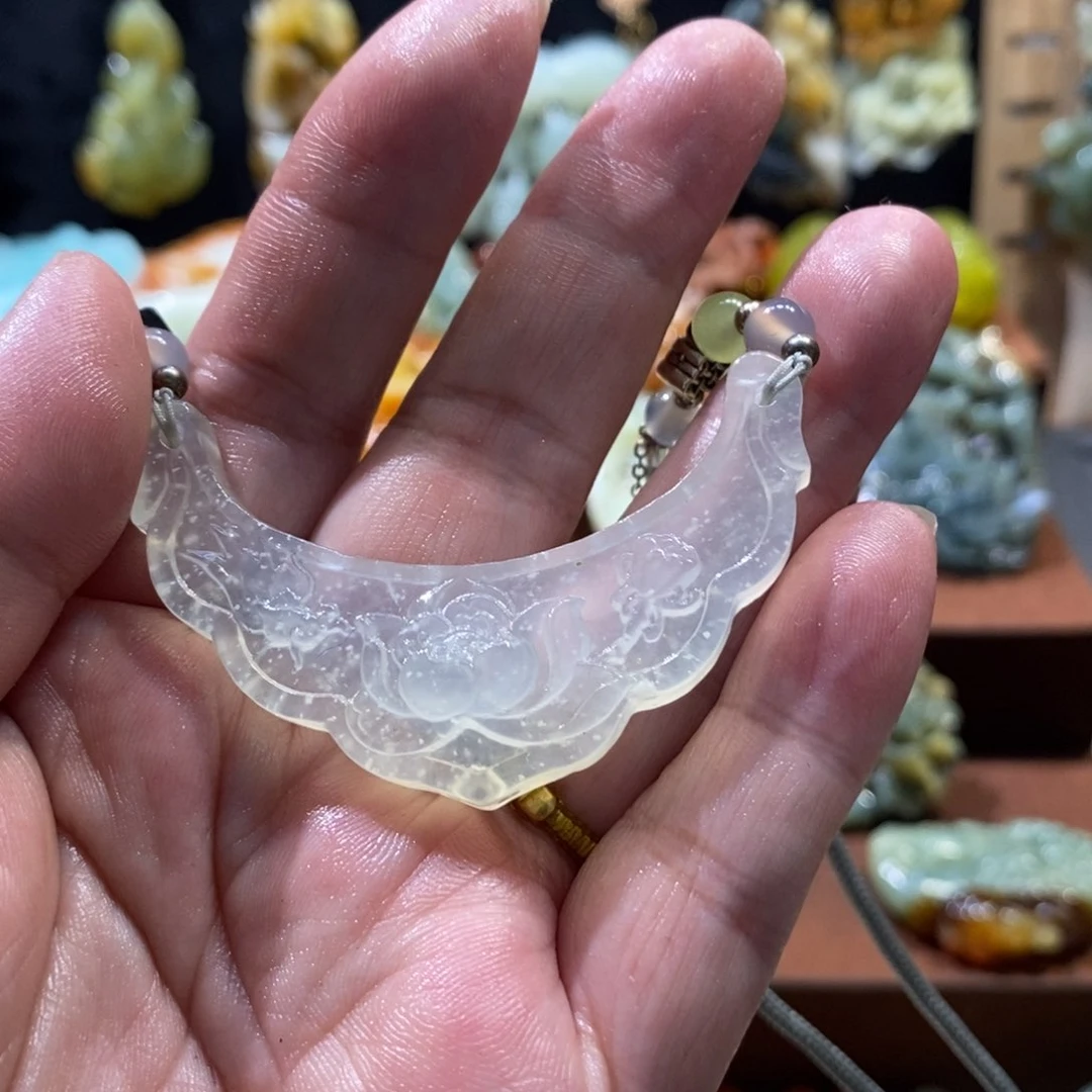 蛇纹石玉颈饰未镶嵌