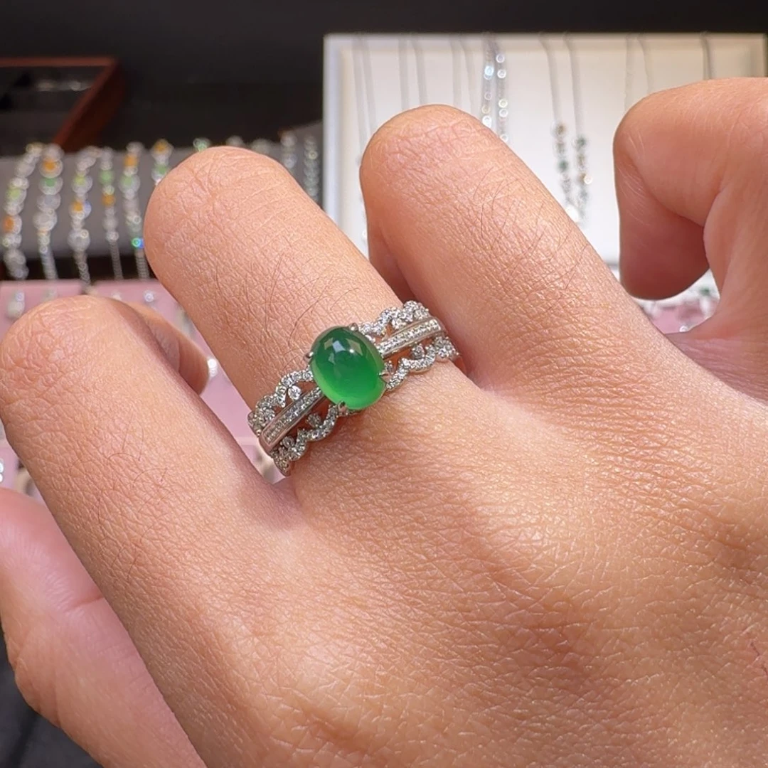 翡翠18K金镶嵌戒指纯天然缅甸翡翠A货戒指