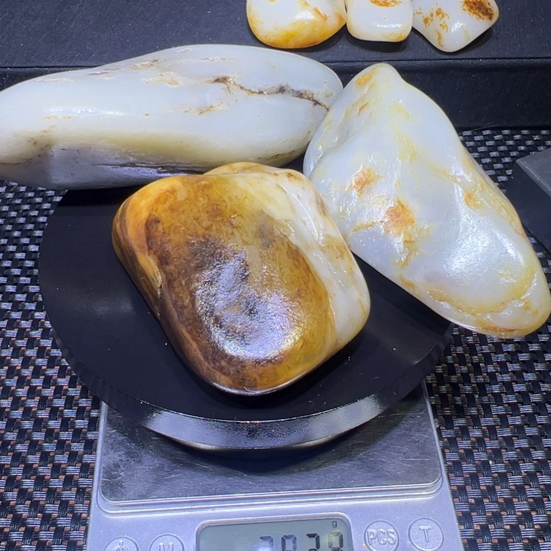 和田玉（子料）未镶嵌吊坠(不含链)792克