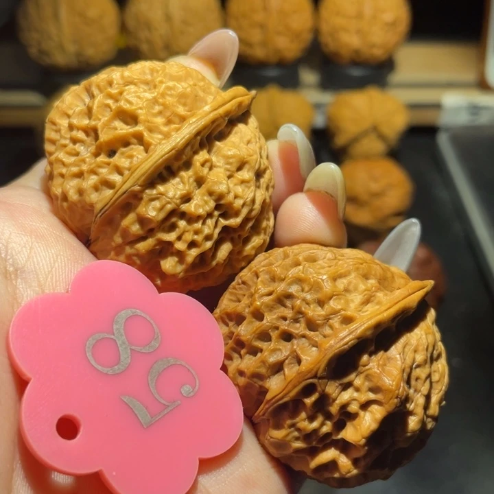 太湖石41尺寸核桃，