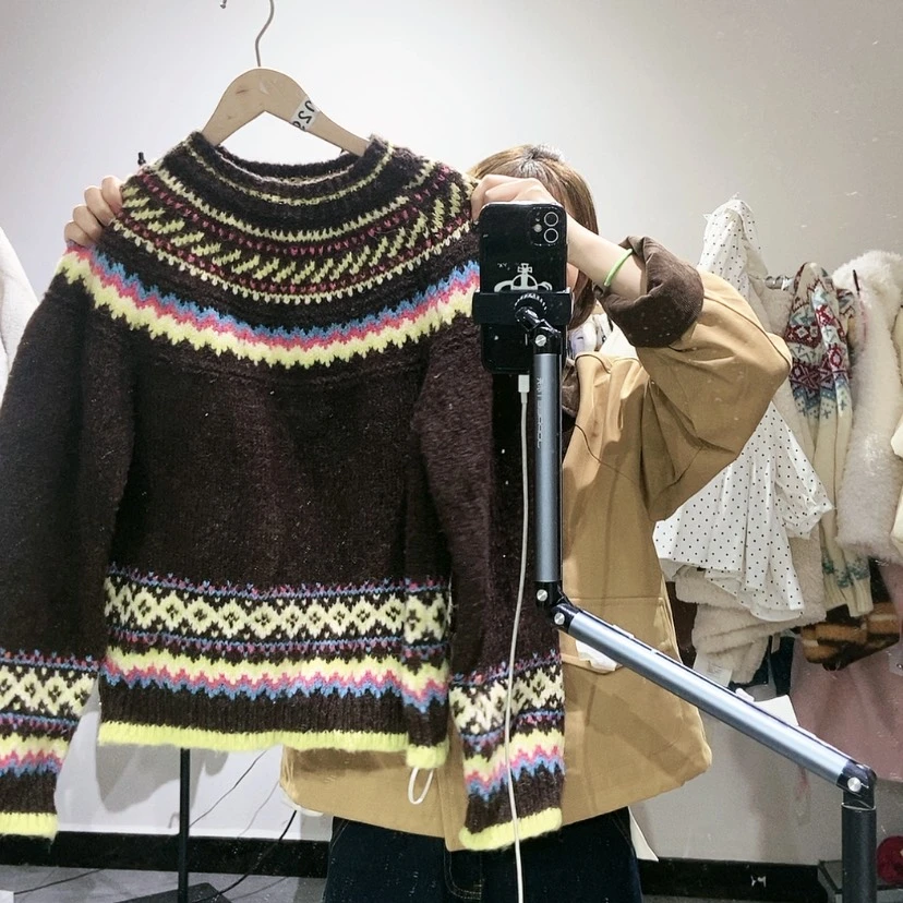 【闪购商品】咖色套头