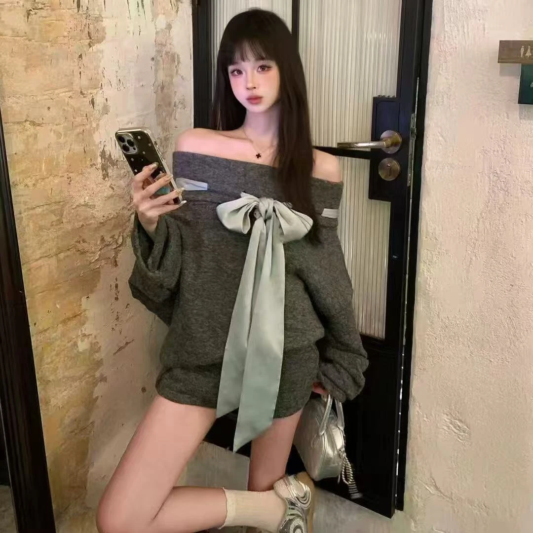 甜美温柔风一字肩蝴蝶结丝带弹力针织氛围感时尚上衣短裤两件套装