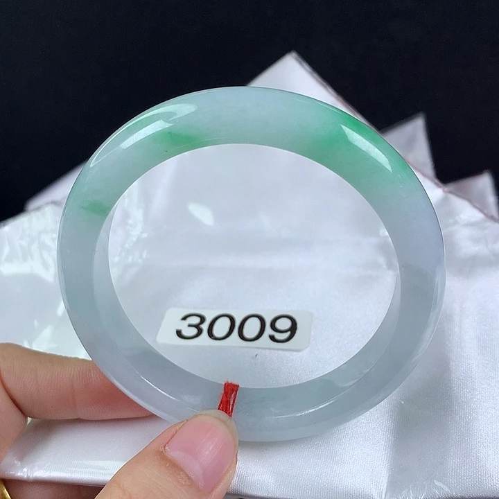 翡翠未镶嵌手镯59圈 糯冰飘阳绿