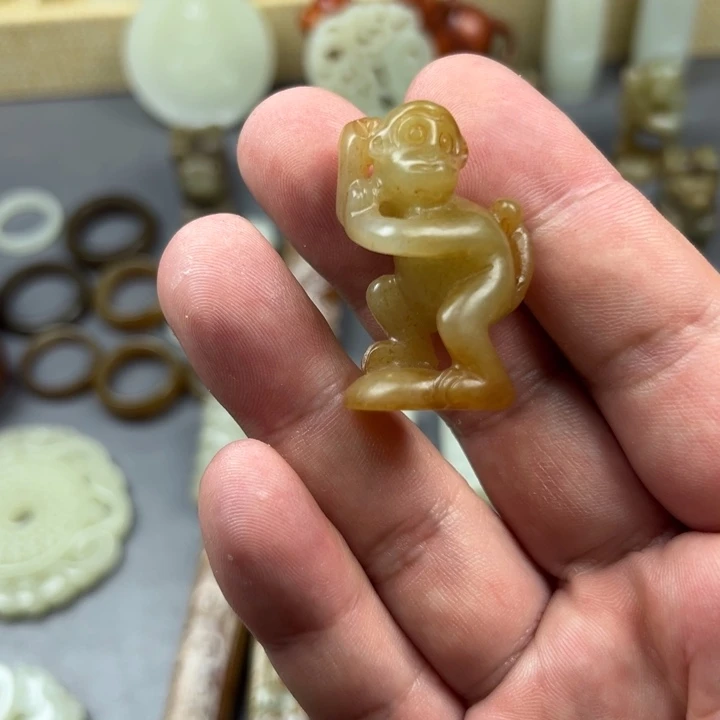 和田玉（糖玉）未镶嵌颈饰